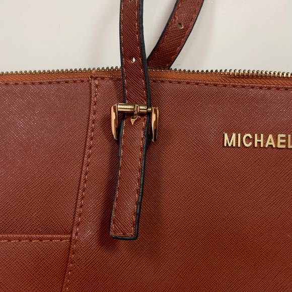 Michael Kors Jet Set Tote Bag - Picture 5 of 16